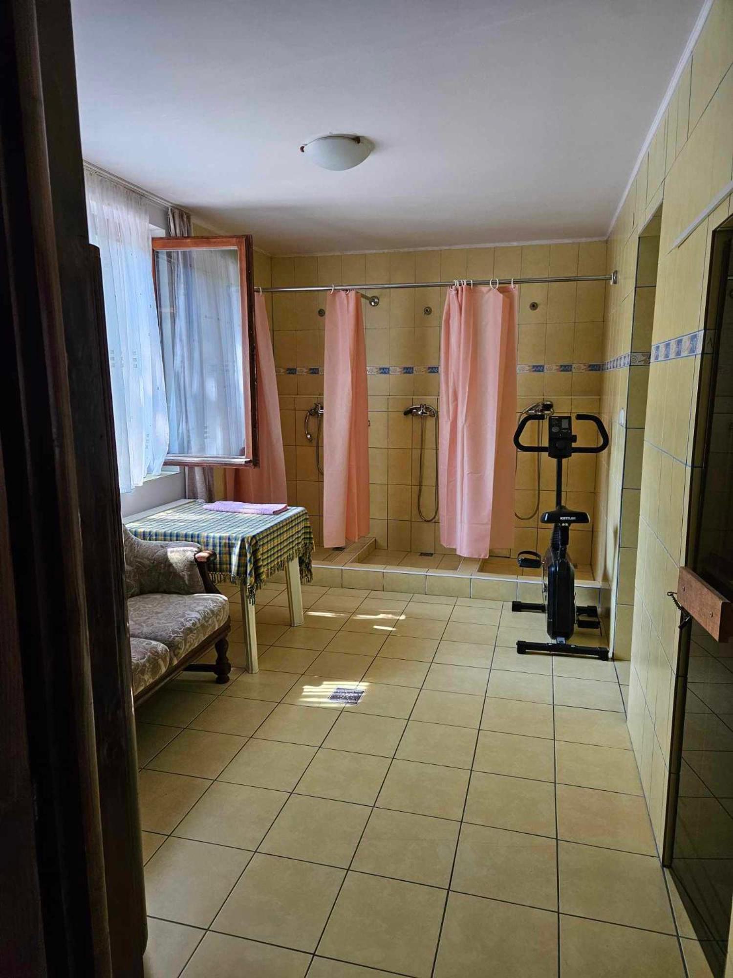 Panzio Anett Bed & Breakfast Pietroasa  Екстериор снимка